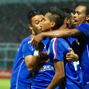 Arema Cronus vs Bali United Pusam photo