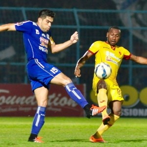 Arema Cronus vs Sriwijaya FC photo